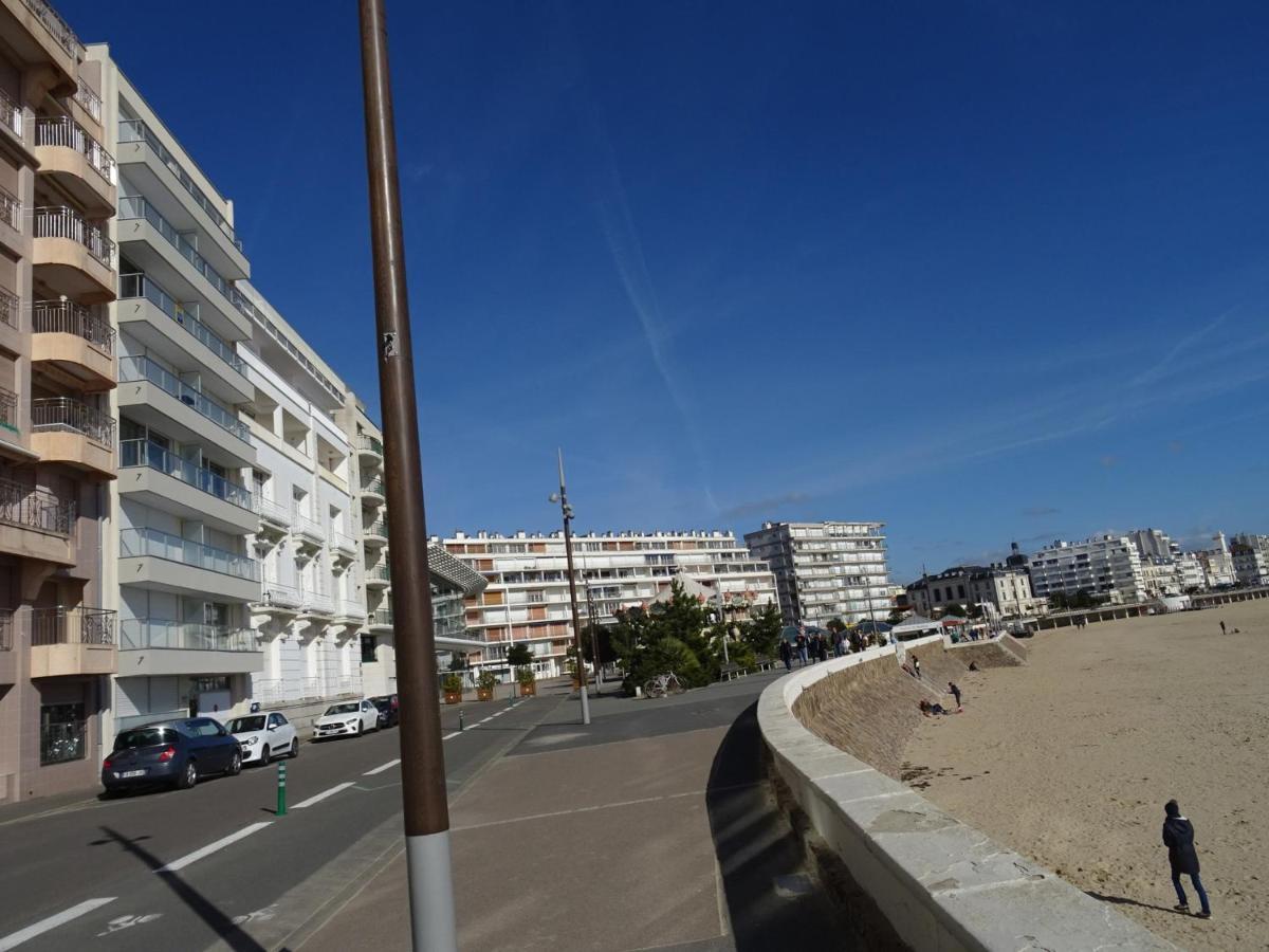 Appartement T2 Face Plage Avec Balcon, Cuisine Equipee Et Tv - Fr-1-92-908 Les Sables-d'Olonne Exterior photo